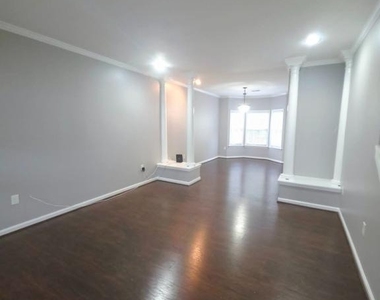 3218 Guilford Drive - Photo Thumbnail 10