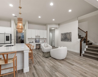 207 Lodestone Ln - Photo Thumbnail 6