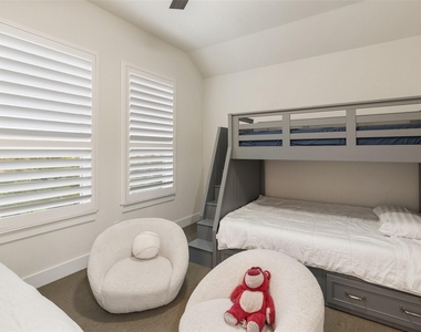 207 Lodestone Ln - Photo Thumbnail 26