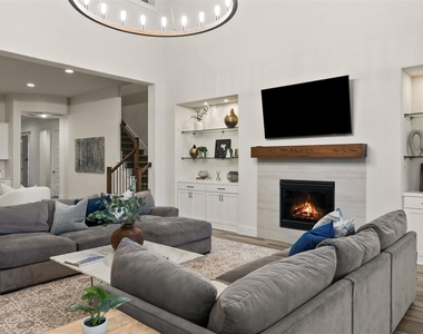 207 Lodestone Ln - Photo Thumbnail 12