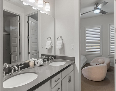 207 Lodestone Ln - Photo Thumbnail 24