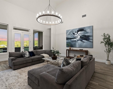 207 Lodestone Ln - Photo Thumbnail 11