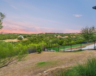 207 Lodestone Ln - Photo Thumbnail 35