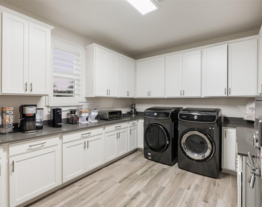 207 Lodestone Ln - Photo Thumbnail 21