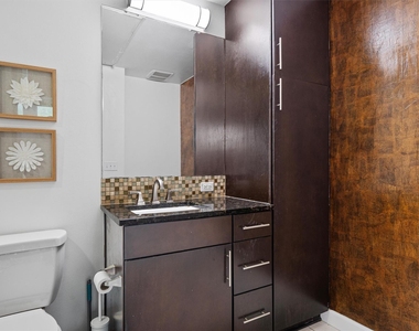 1320 Robert Browning St - Photo Thumbnail 16