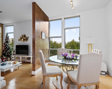 1320 Robert Browning St - Photo Thumbnail 7