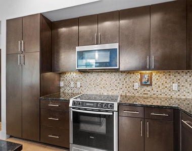 1320 Robert Browning St - Photo Thumbnail 10