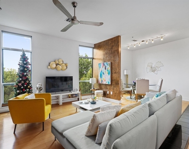 1320 Robert Browning St - Photo Thumbnail 3