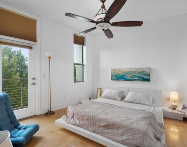 1320 Robert Browning St - Photo Thumbnail 12