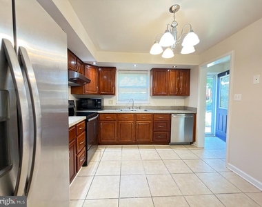 9322 Fitzharding Lane - Photo Thumbnail 3