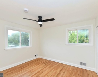 1247 Linkside Drive - Photo Thumbnail 14
