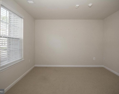 9437 Paragon Court - Photo Thumbnail 2