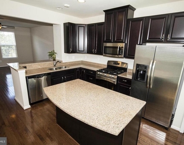 9437 Paragon Court - Photo Thumbnail 4