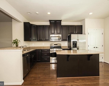 9437 Paragon Court - Photo Thumbnail 3