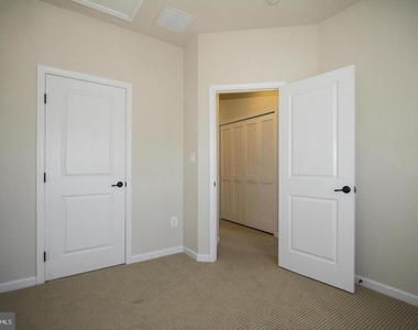 9437 Paragon Court - Photo Thumbnail 15