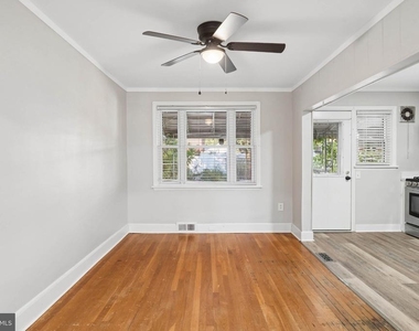 1716 Redwood Avenue - Photo Thumbnail 9