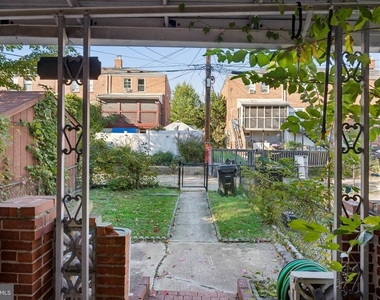 1716 Redwood Avenue - Photo Thumbnail 31