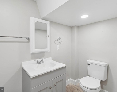 1716 Redwood Avenue - Photo Thumbnail 27