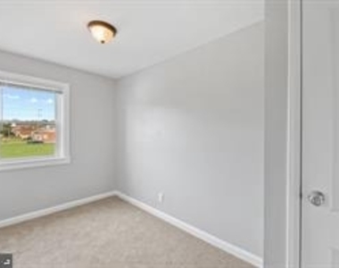 826 Jeannette Avenue - Photo Thumbnail 17
