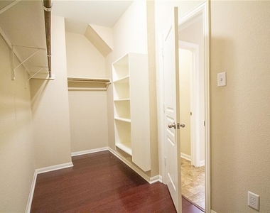 3224 Stirrat St - Photo Thumbnail 7