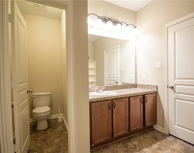 3224 Stirrat St - Photo Thumbnail 6