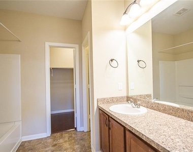 3224 Stirrat St - Photo Thumbnail 4