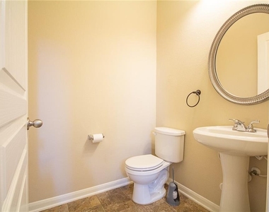3224 Stirrat St - Photo Thumbnail 23