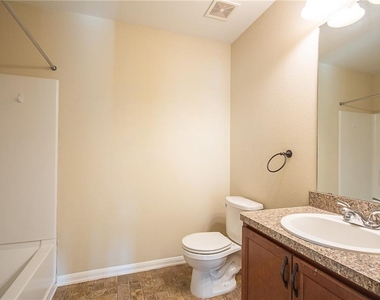 3224 Stirrat St - Photo Thumbnail 14