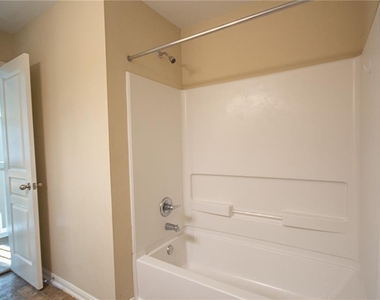 3224 Stirrat St - Photo Thumbnail 15