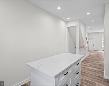 816 N Belnord Avenue - Photo Thumbnail 5