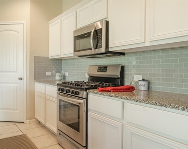 7225 Ranchito Dr. - Photo Thumbnail 10