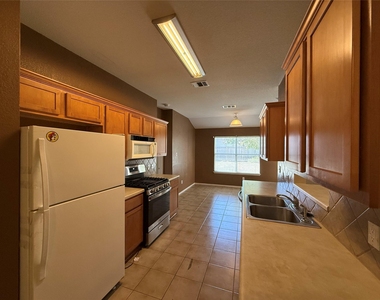 2312 Pearson Way - Photo Thumbnail 11