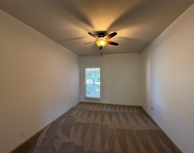 2312 Pearson Way - Photo Thumbnail 6