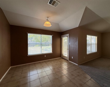 2312 Pearson Way - Photo Thumbnail 8