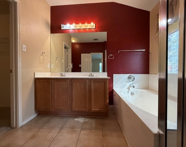 2312 Pearson Way - Photo Thumbnail 16
