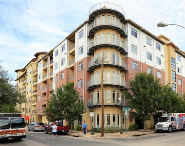 910 W 25th St - Photo Thumbnail 25