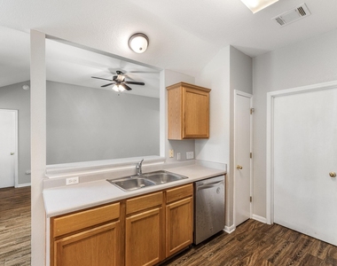 351 Zebra Dr - Photo Thumbnail 4