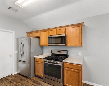 351 Zebra Dr - Photo Thumbnail 5
