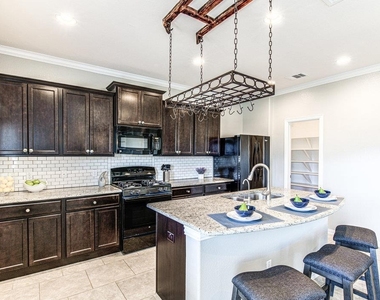 508 Nogales Ln - Photo Thumbnail 3