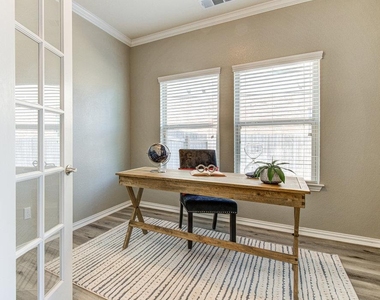 508 Nogales Ln - Photo Thumbnail 10