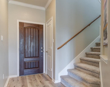 508 Nogales Ln - Photo Thumbnail 9