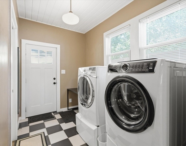 2407 Willow St - Photo Thumbnail 7
