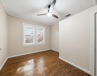 2407 Willow St - Photo Thumbnail 13