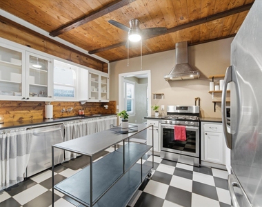 2407 Willow St - Photo Thumbnail 4