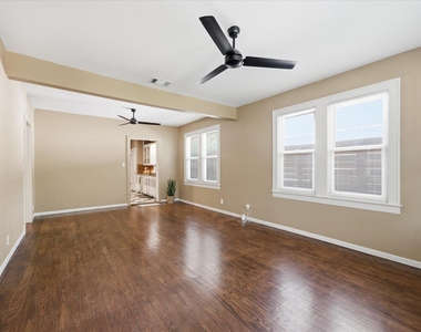 2407 Willow St - Photo Thumbnail 2