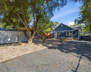 2407 Willow St - Photo Thumbnail 17