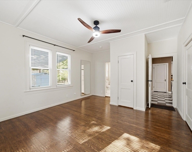 2407 Willow St - Photo Thumbnail 9