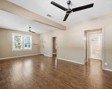 2407 Willow St - Photo Thumbnail 3