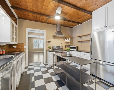 2407 Willow St - Photo Thumbnail 5
