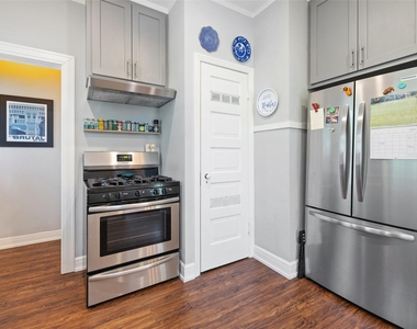 1804 Pearl St - Photo Thumbnail 9